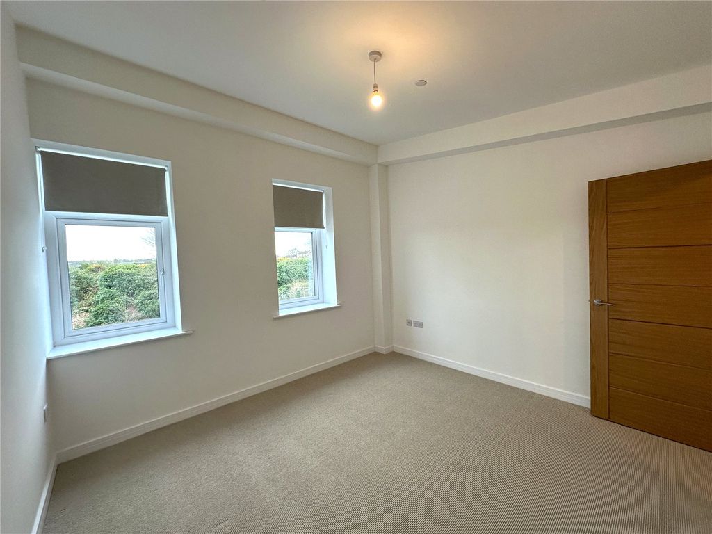 Property photo 3 of 33 Picture No. 55