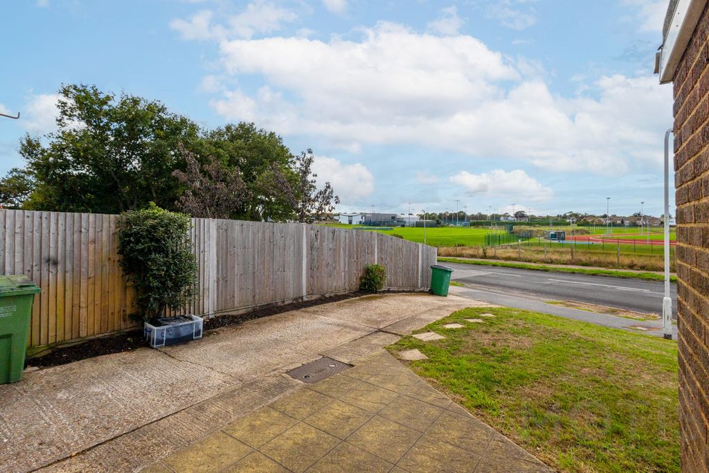 Property photo 2 of 19 Photo 3