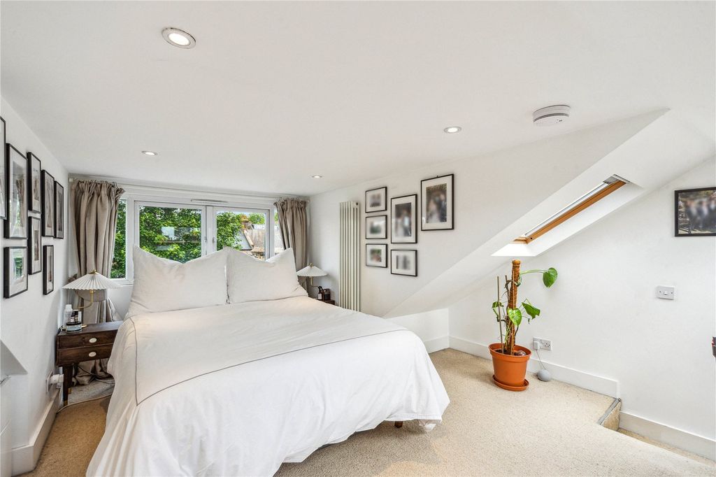 Property photo 3 of 10 A08J300000Ecifxiap_Myf250052_10.Jpg