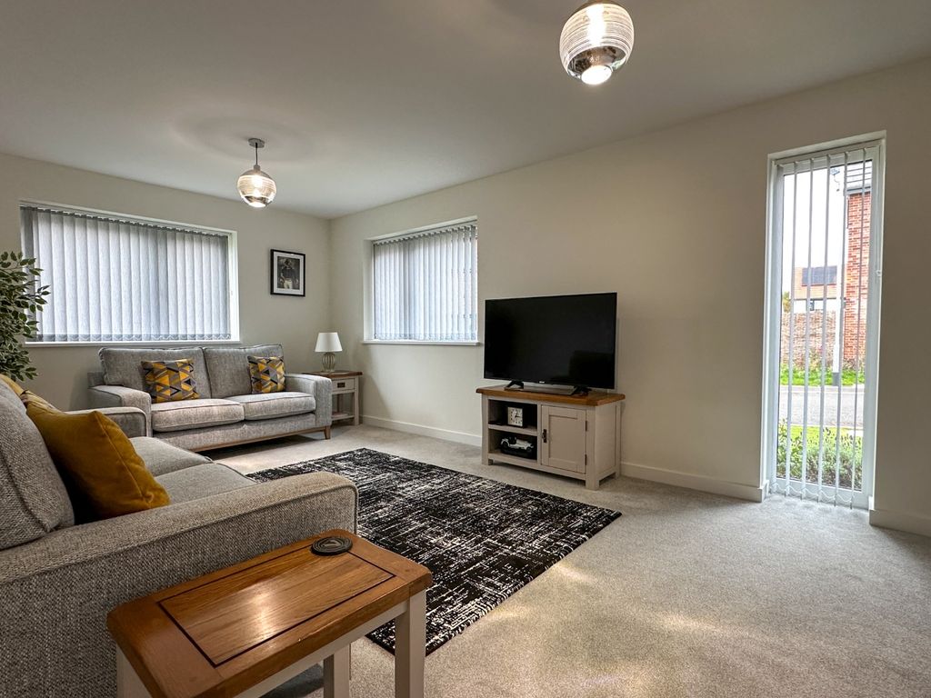 Property photo 2 of 24 4567643