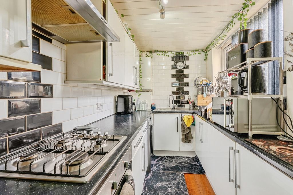 Property photo 2 of 16 Pbox-Img.Jpg