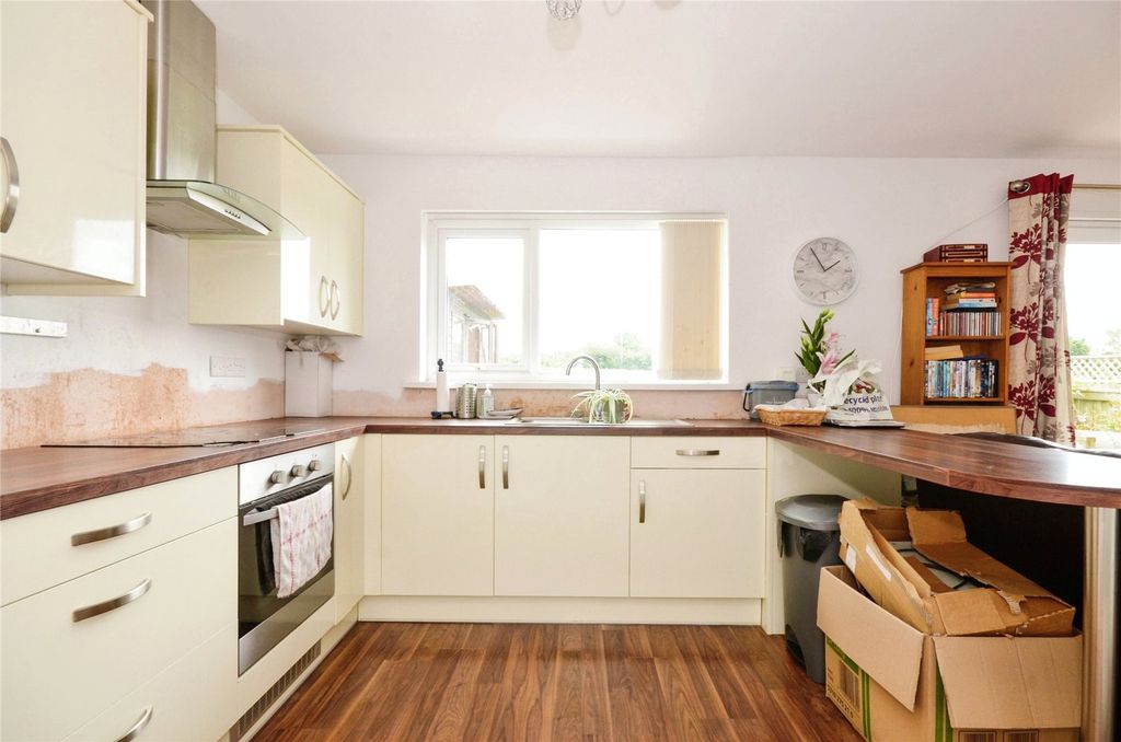 Property photo 3 of 17 Picture No. 12