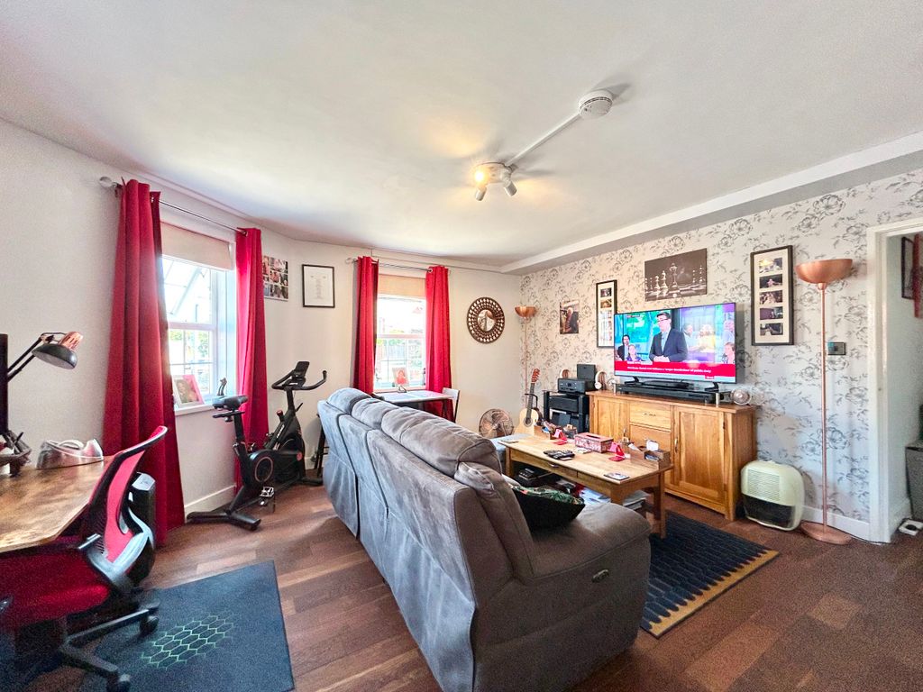 Property photo 3 of 9