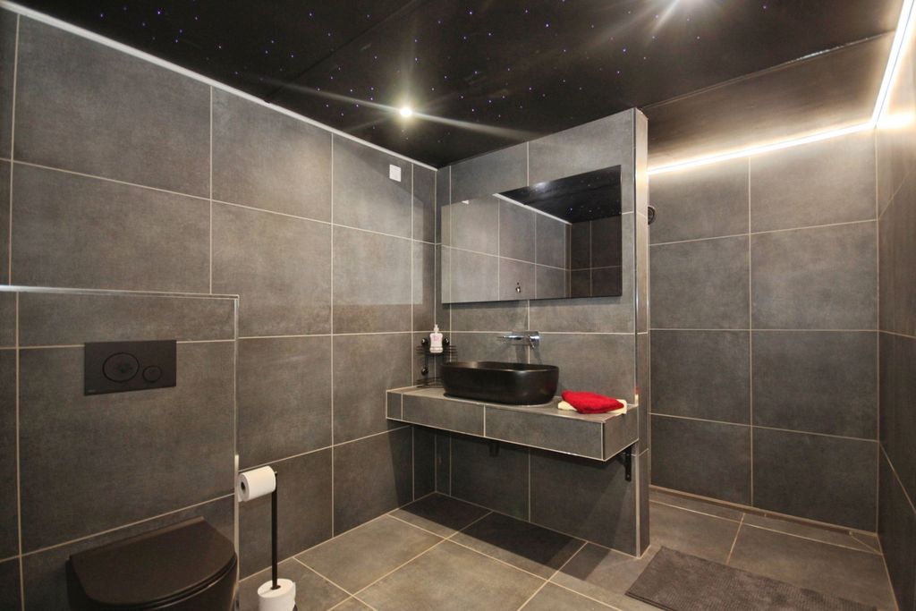 Property photo 3 of 16 Shower Room