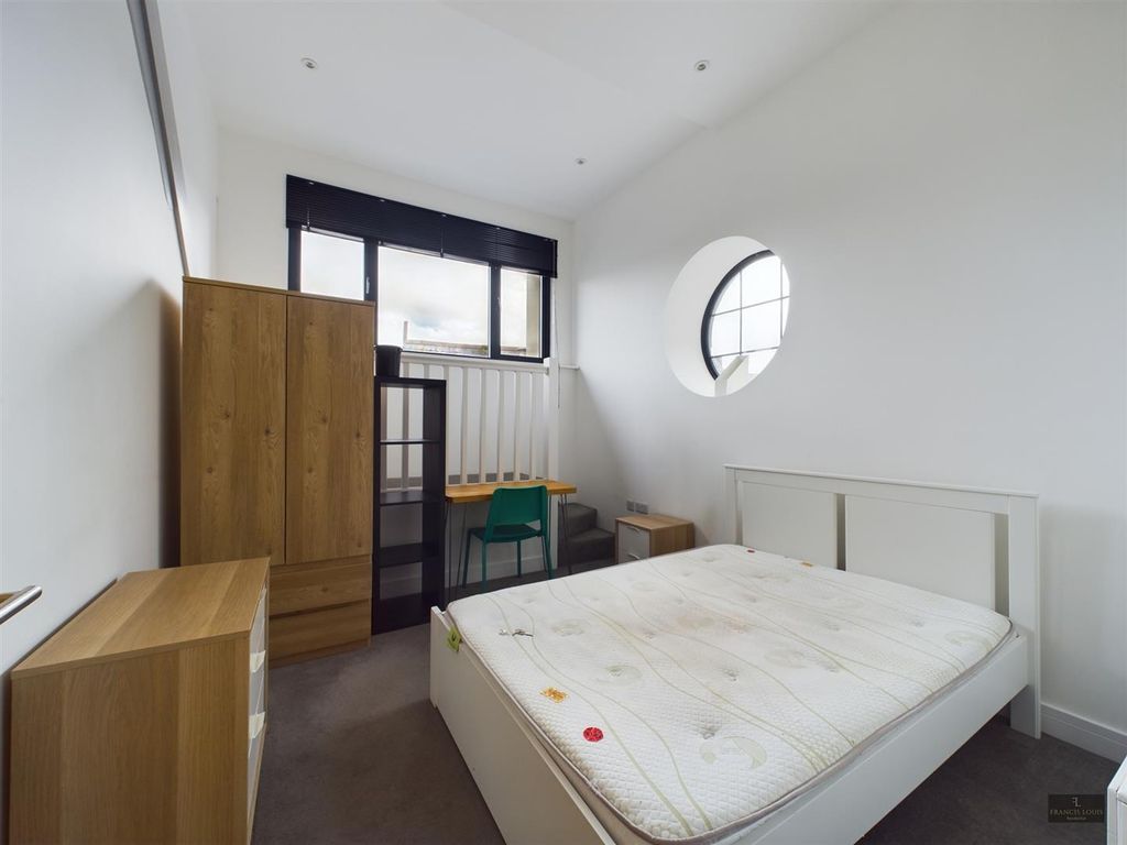 Property photo 3 of 8 Cam01856G0-Pr0148-Still005.Jpg