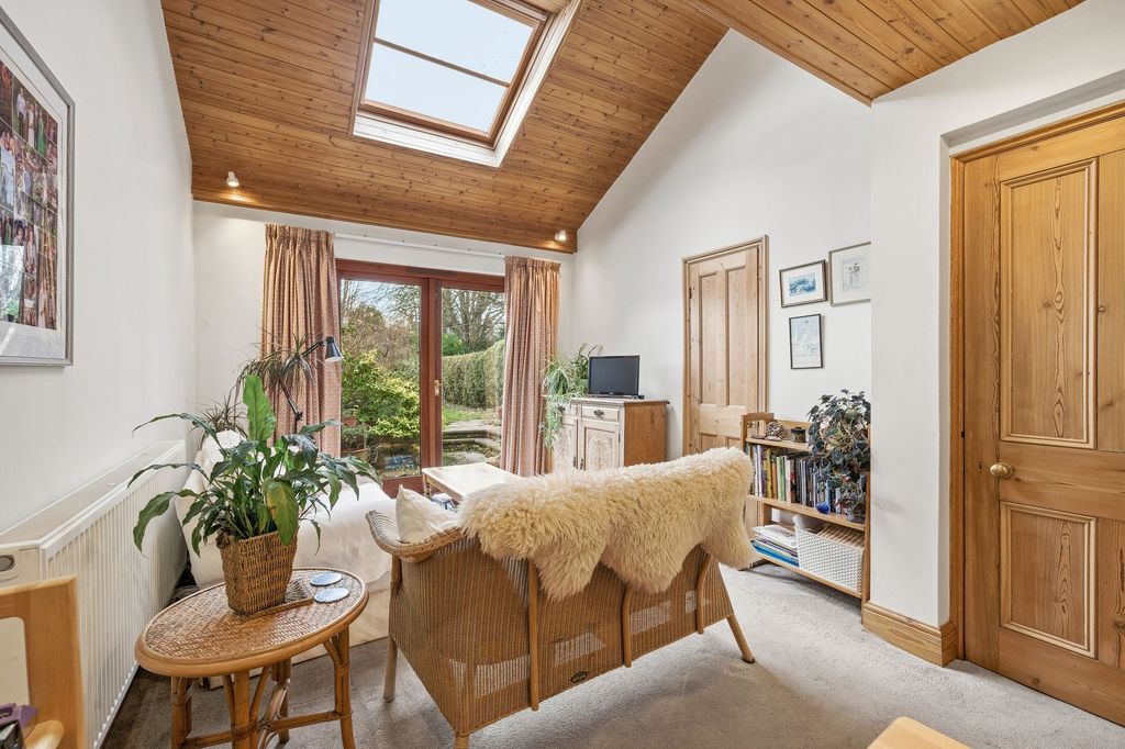 Property photo 2 of 42