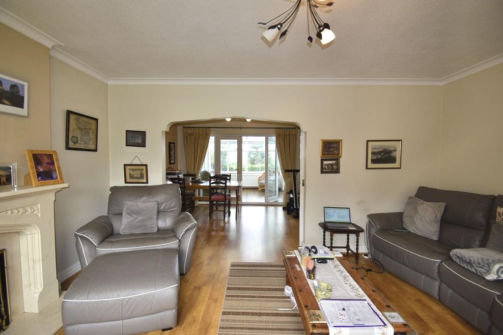 Property photo 3 of 23 Sitting Room