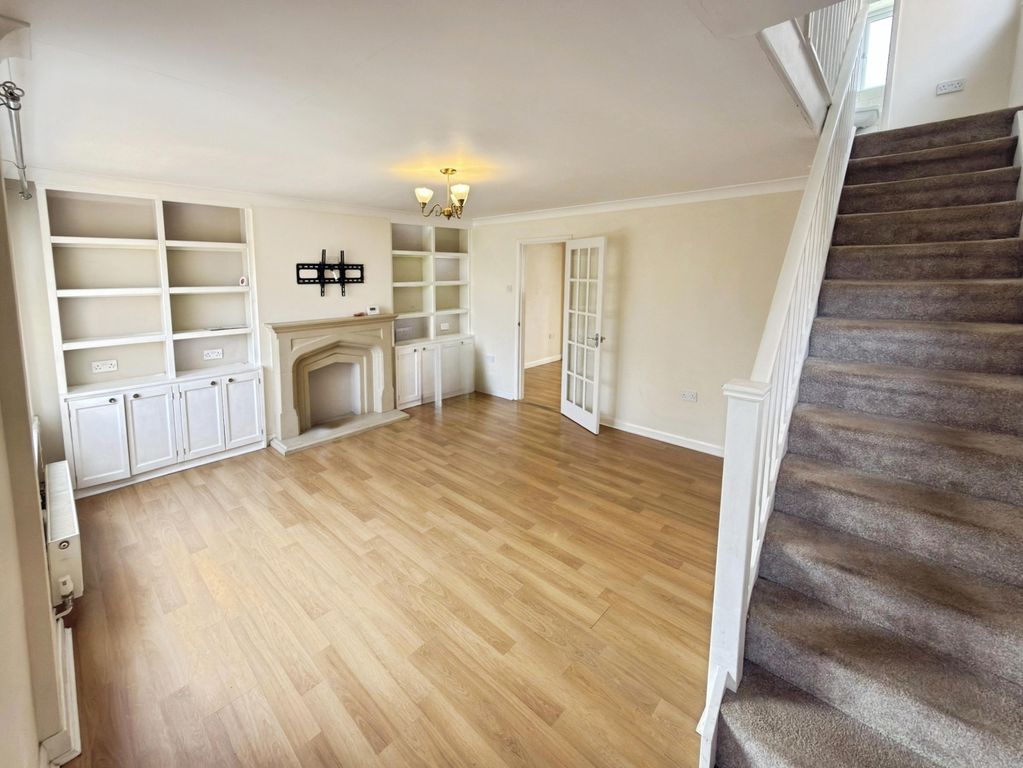 Property photo 2 of 9 Living Room