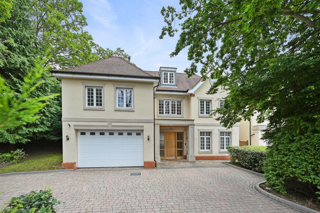 Property photo 1 of 15 External