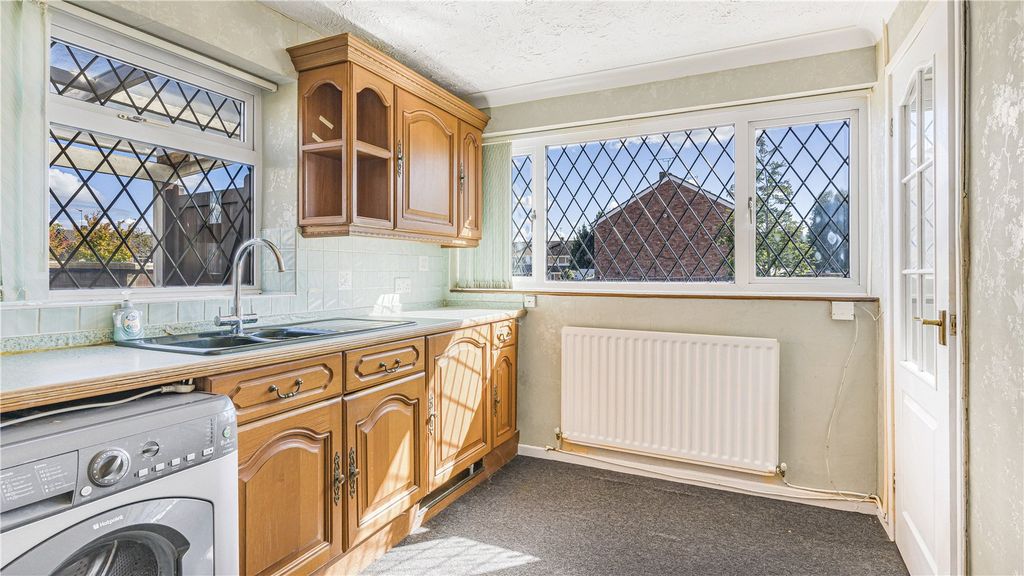 Property photo 2 of 33 Picture No. 27