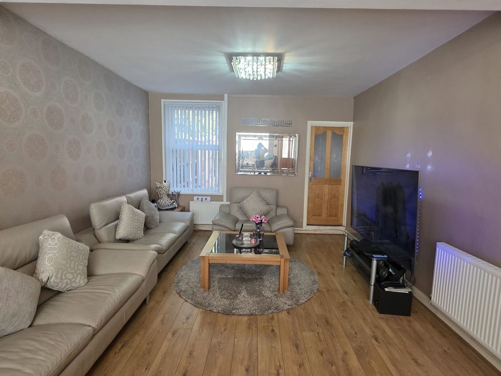 Property photo 2 of 9