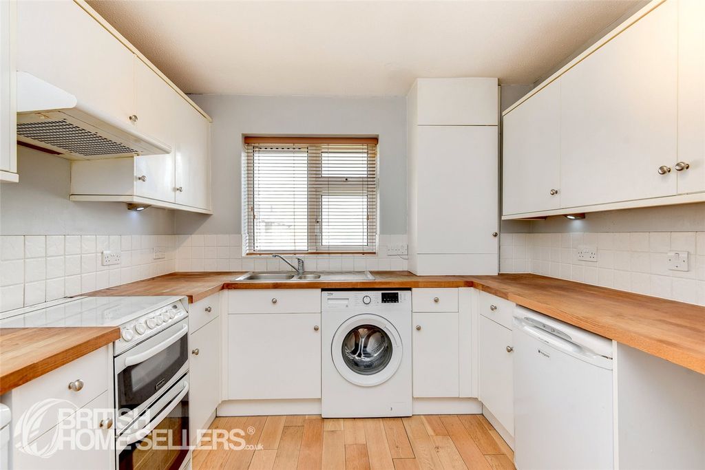 Property photo 2 of 13 Picture No. 12