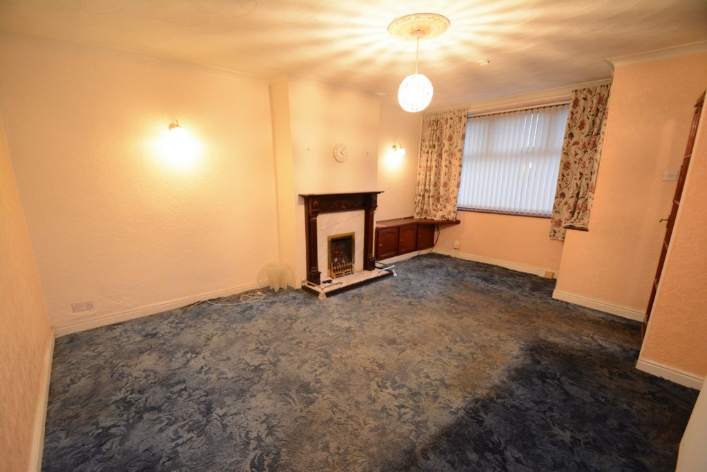 Property photo 2 of 11 Lounge