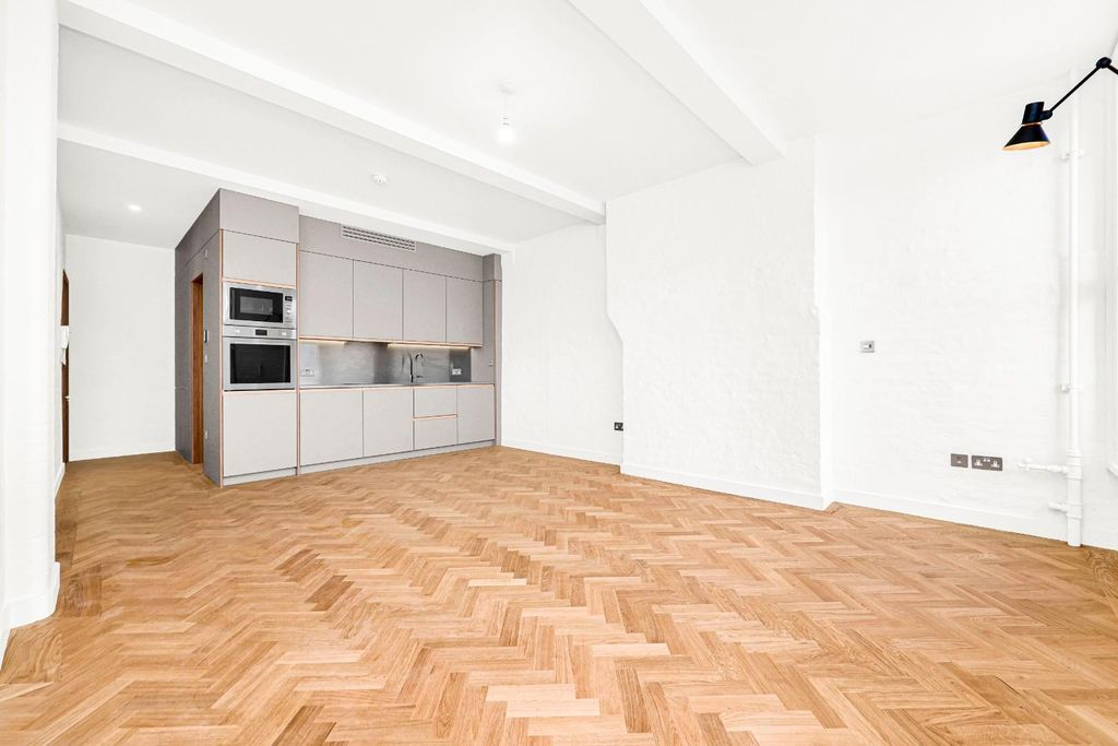 Property photo 3 of 13 d.Jpg