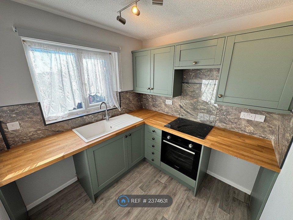 Property photo 2 of 13 Kitchen