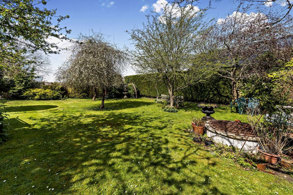 Property photo 2 of 15 Garden
