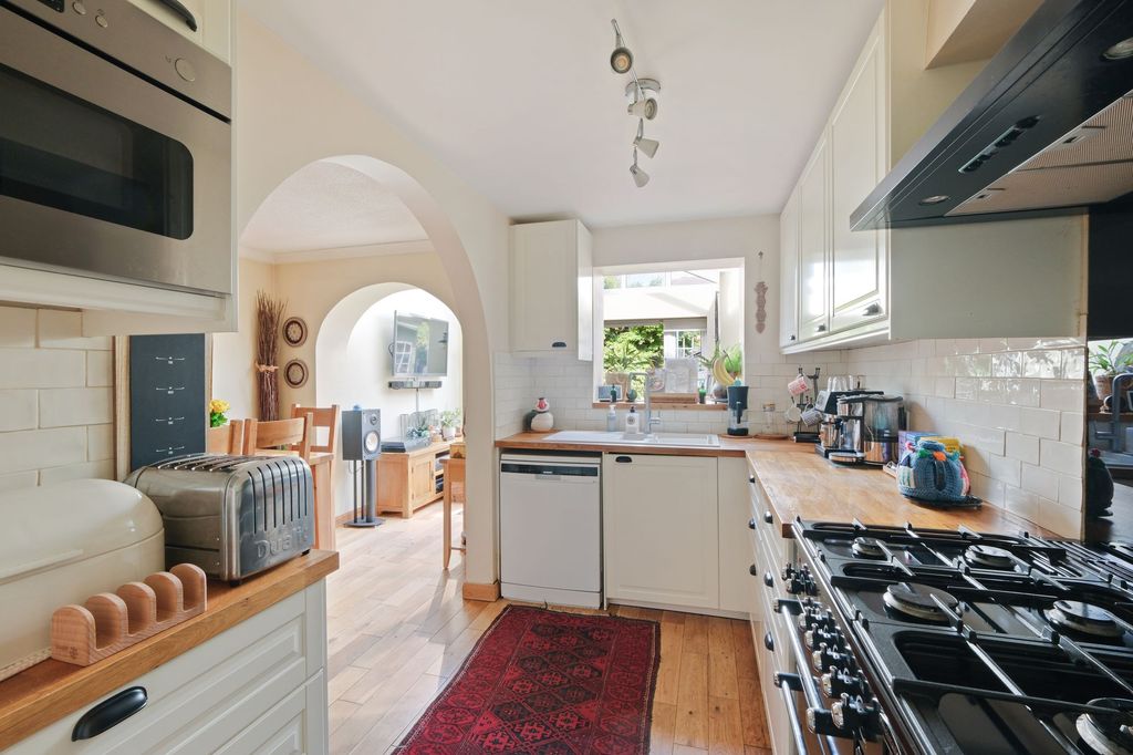 Property photo 3 of 16