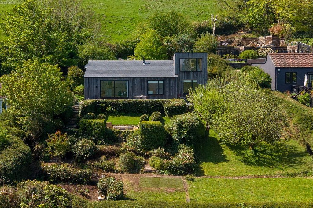 Property photo 1 of 35