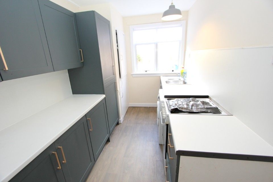 Property photo 3 of 13 Kitchen