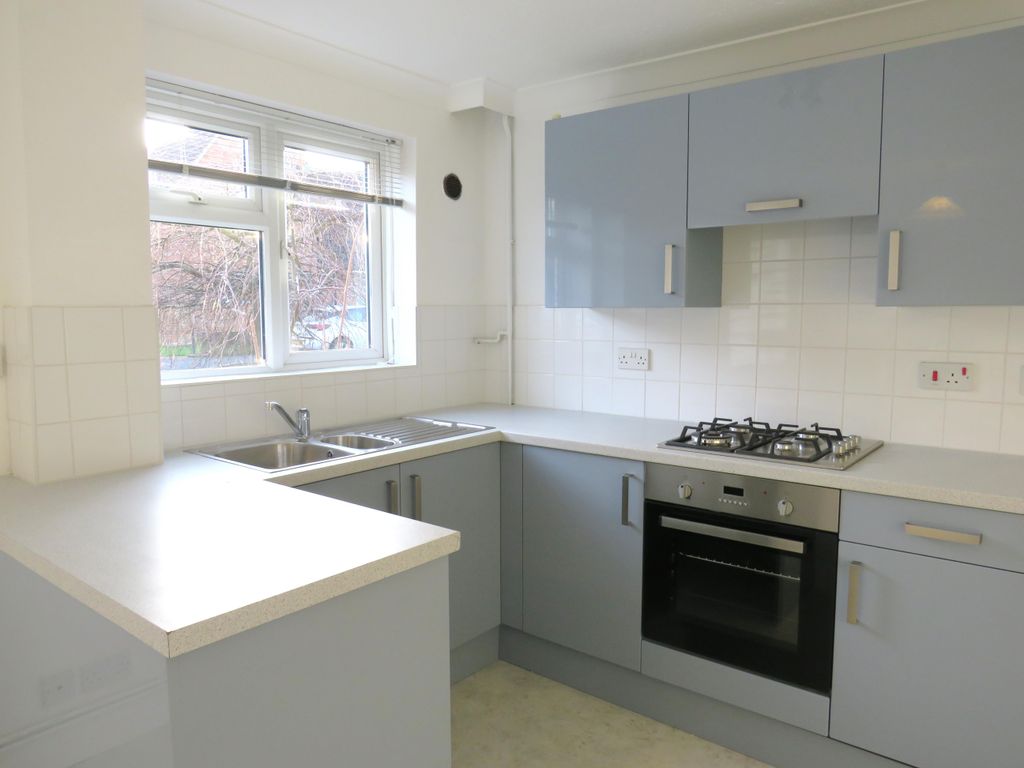 Property photo 2 of 6 Kitchen