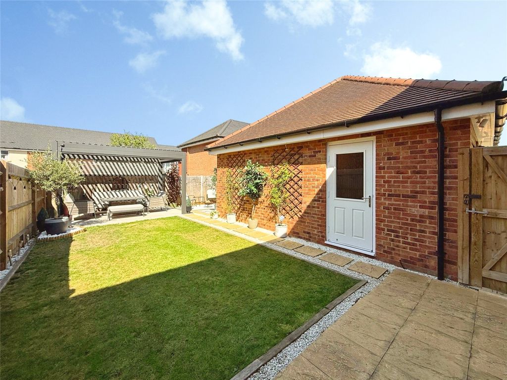 Property photo 2 of 20 Picture No. 14