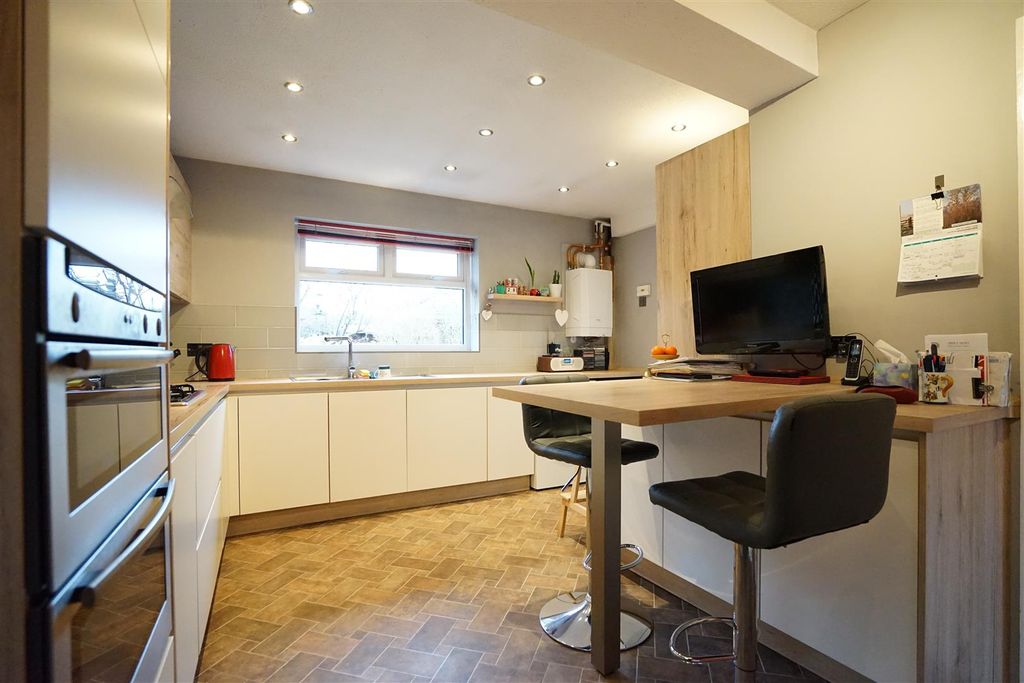 Property photo 3 of 35 Kitchen