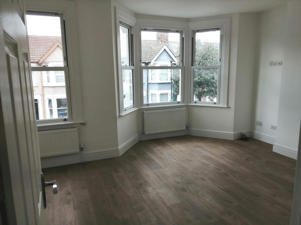 Property photo 2 of 10 Living Room
