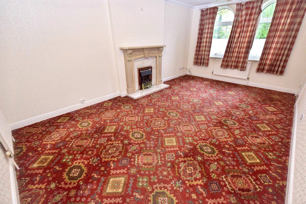 Property photo 2 of 16 Lounge