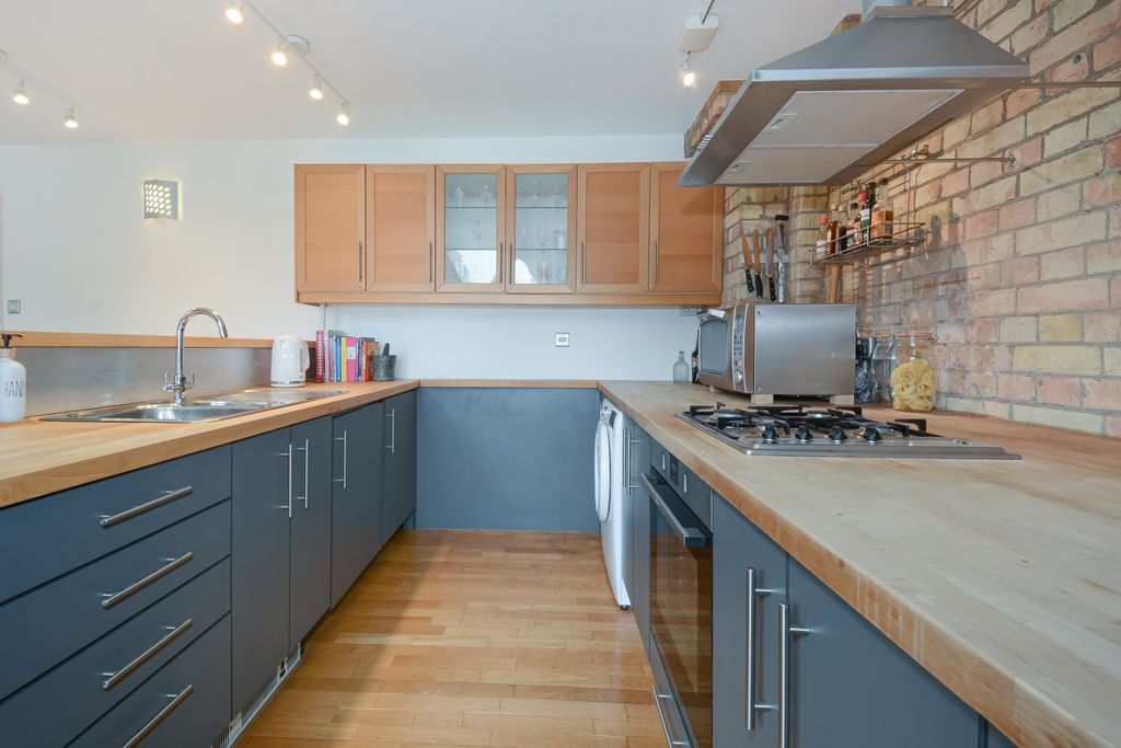 Property photo 2 of 13
