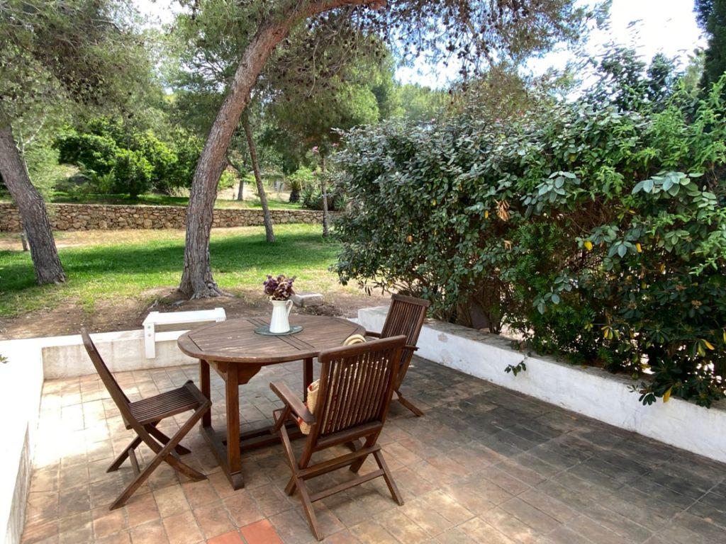 Property photo 2 of 32