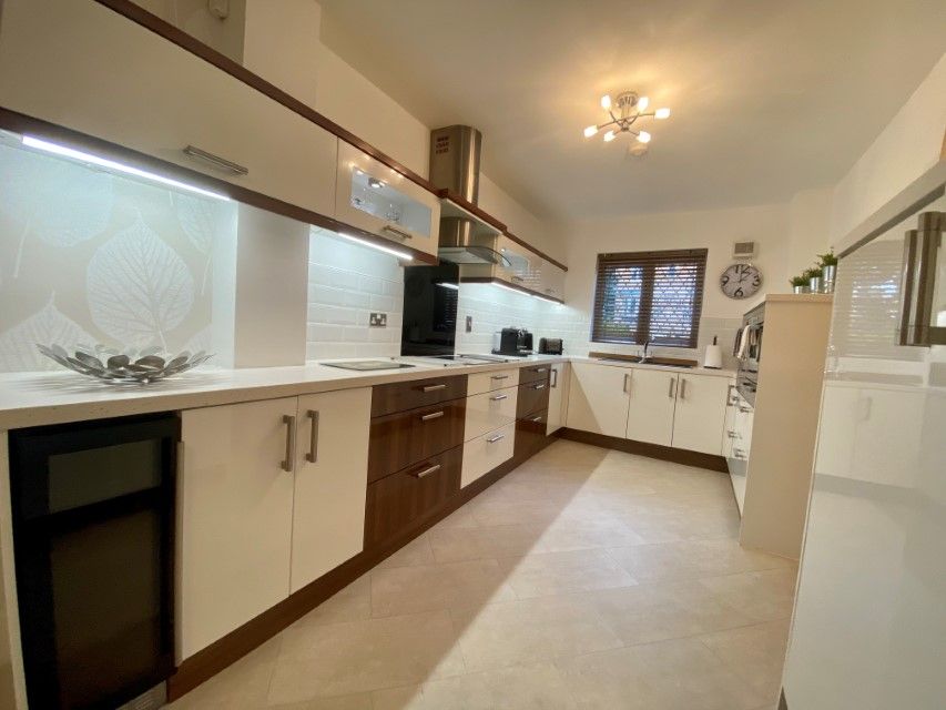 Property photo 3 of 28