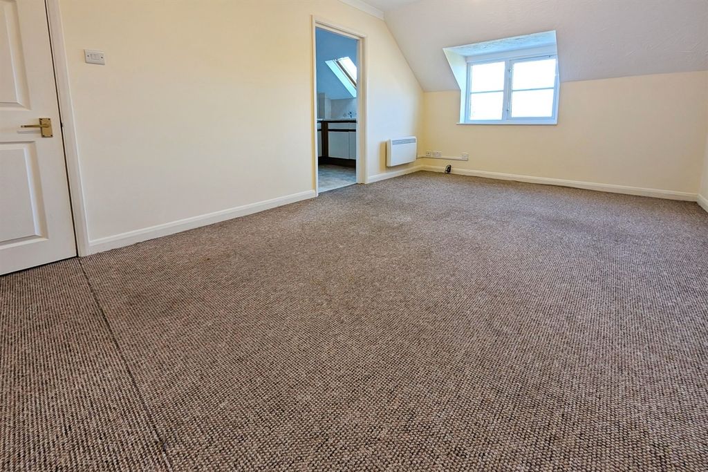 Property photo 2 of 5 (Main)