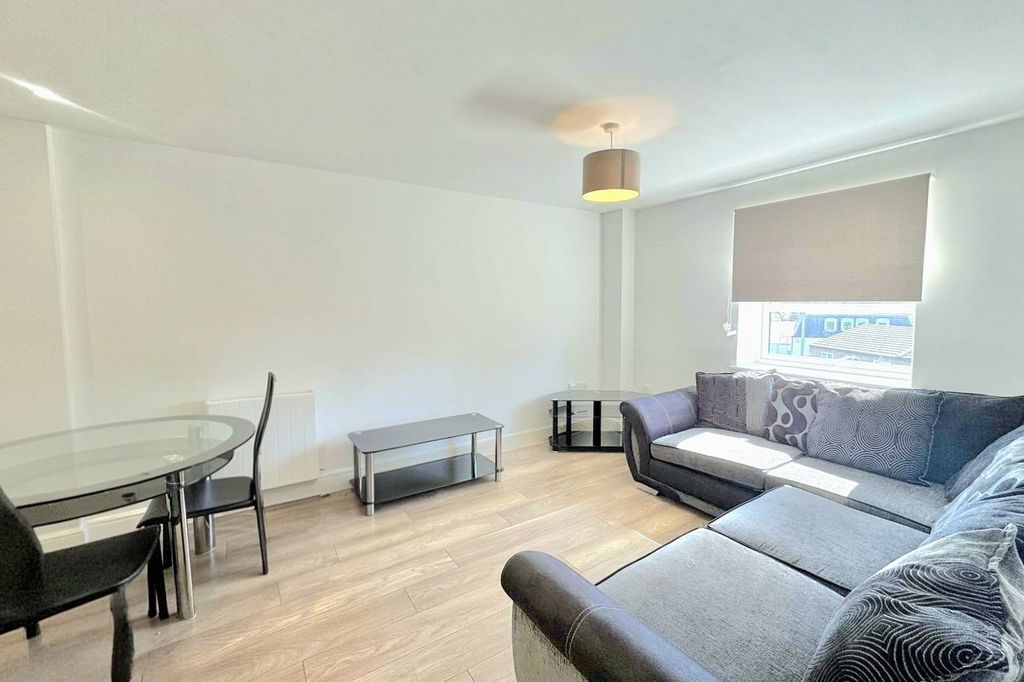 Property photo 3 of 7 Picture No. 04