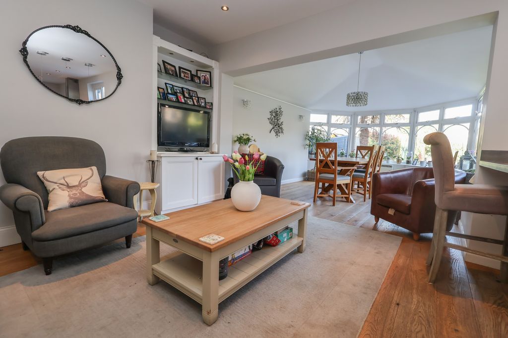 Property photo 2 of 23