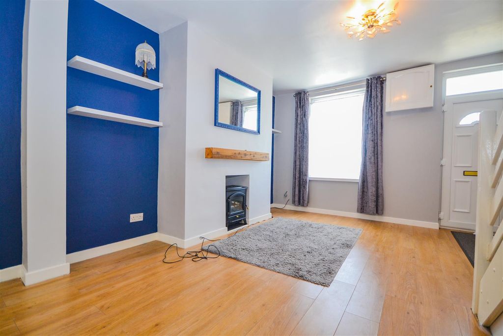 Property photo 3 of 13