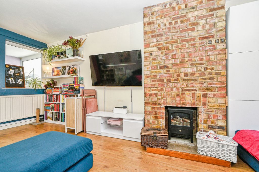 Property photo 3 of 18