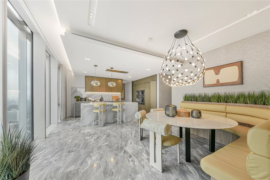 Property photo 3 of 31 Kitchen