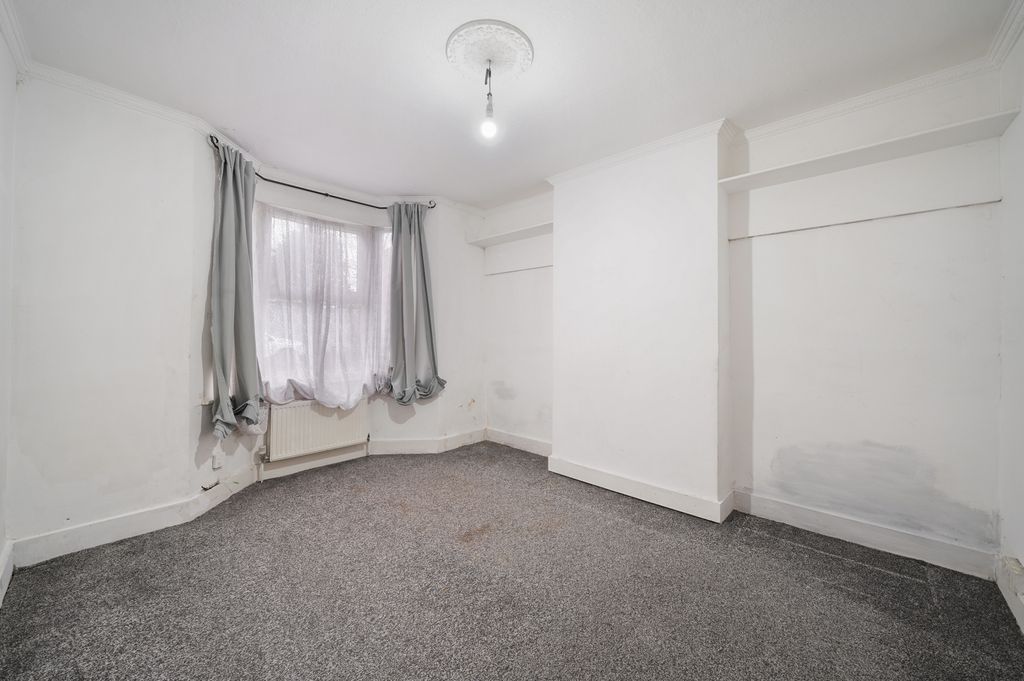 Property photo 2 of 12 Gallery