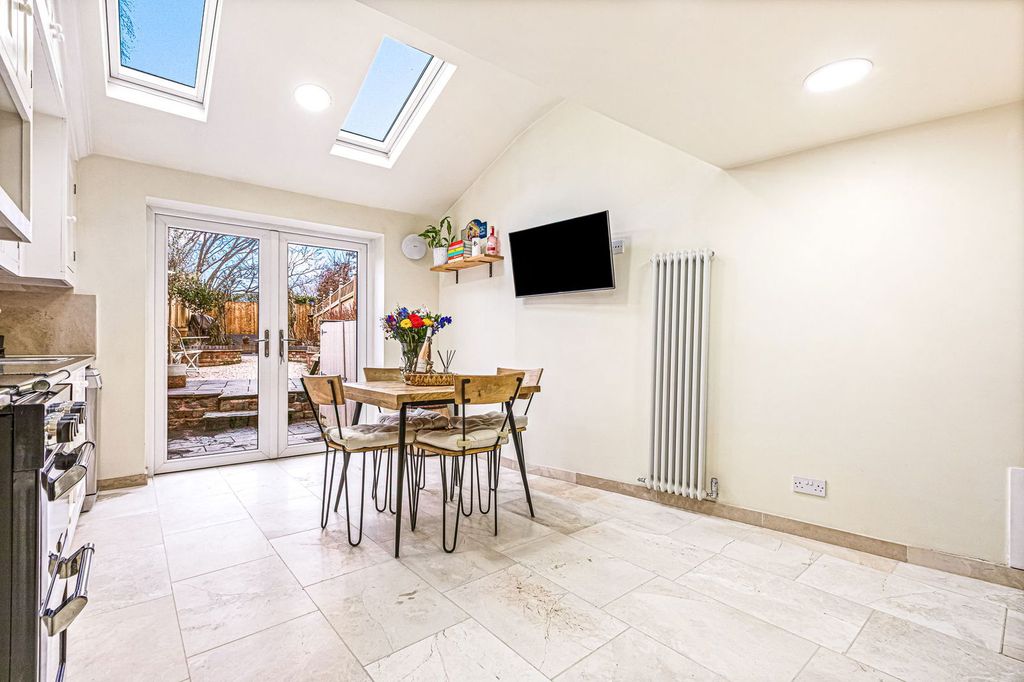 Property photo 3 of 32