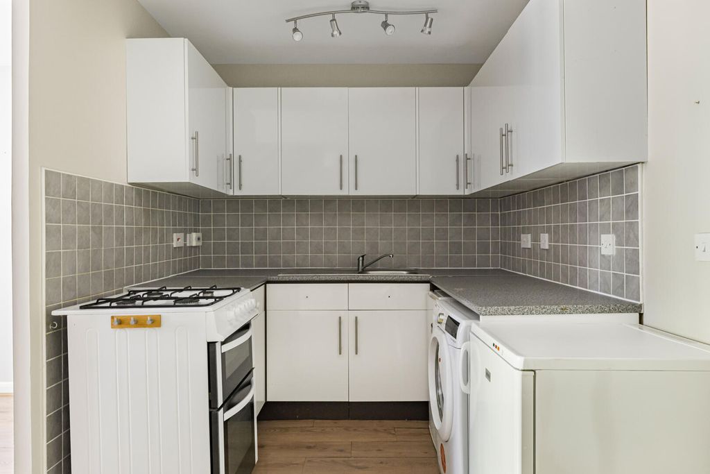 Property photo 3 of 14 Kitchen