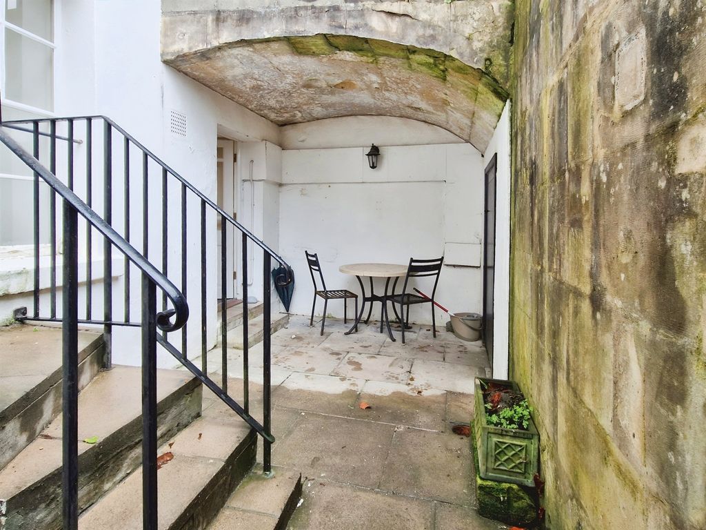 Property photo 3 of 11