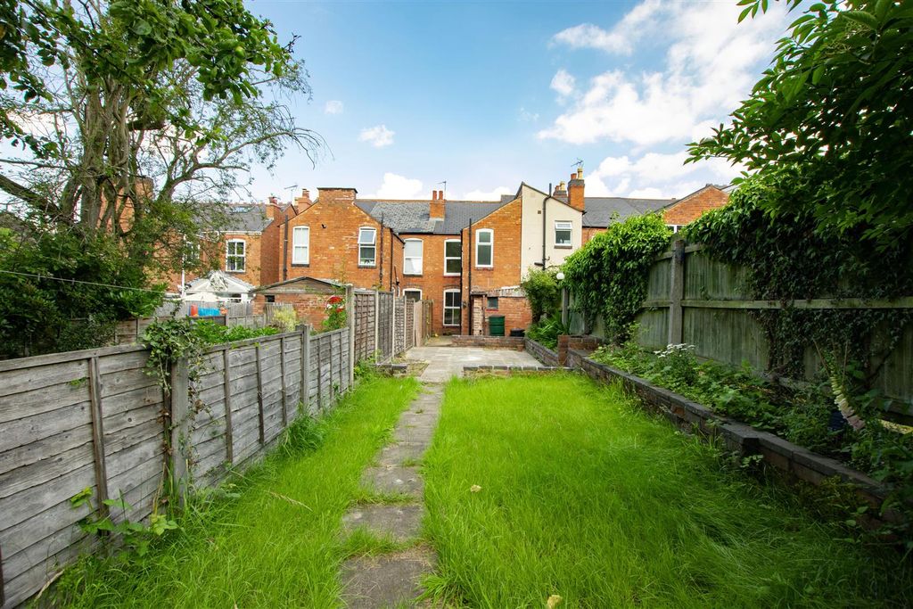 Property photo 1 of 18 Approach