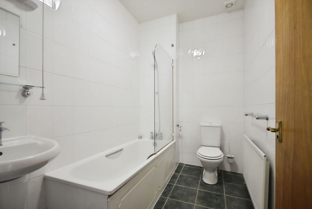 Property photo 2 of 8 Ffc7Fcc7-Fileacce...