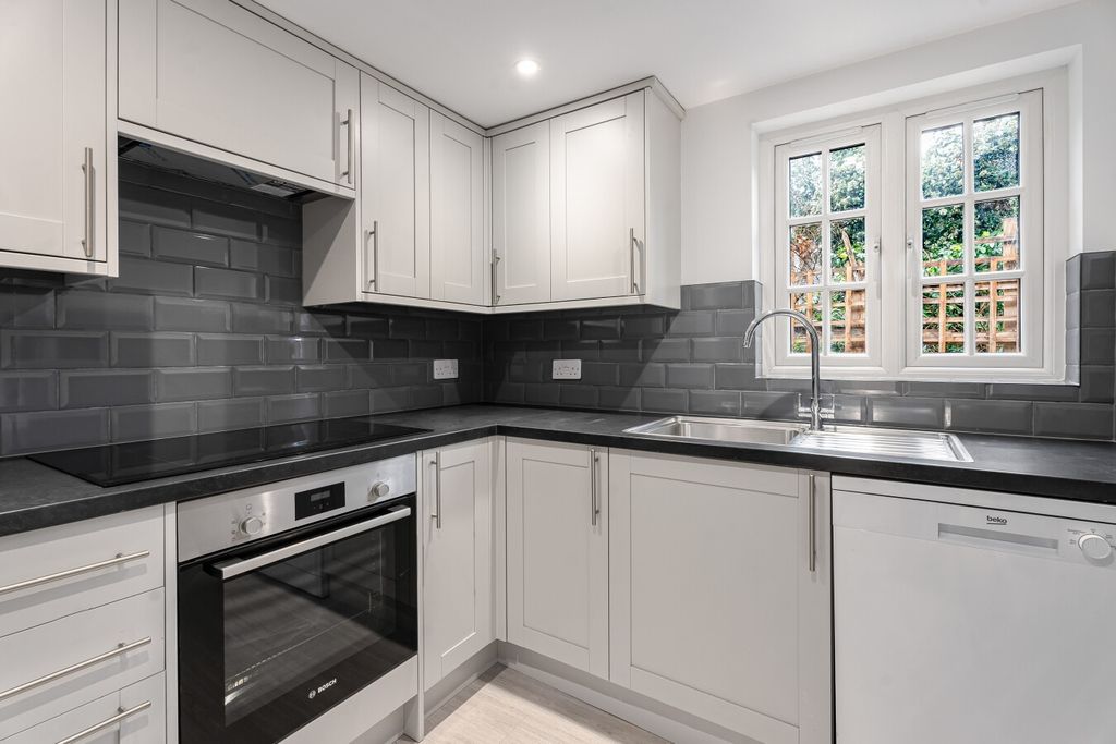 Property photo 2 of 7 Photo 5