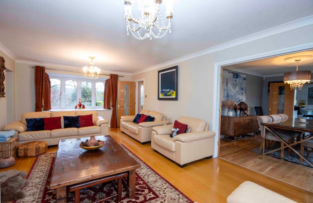 Property photo 3 of 31