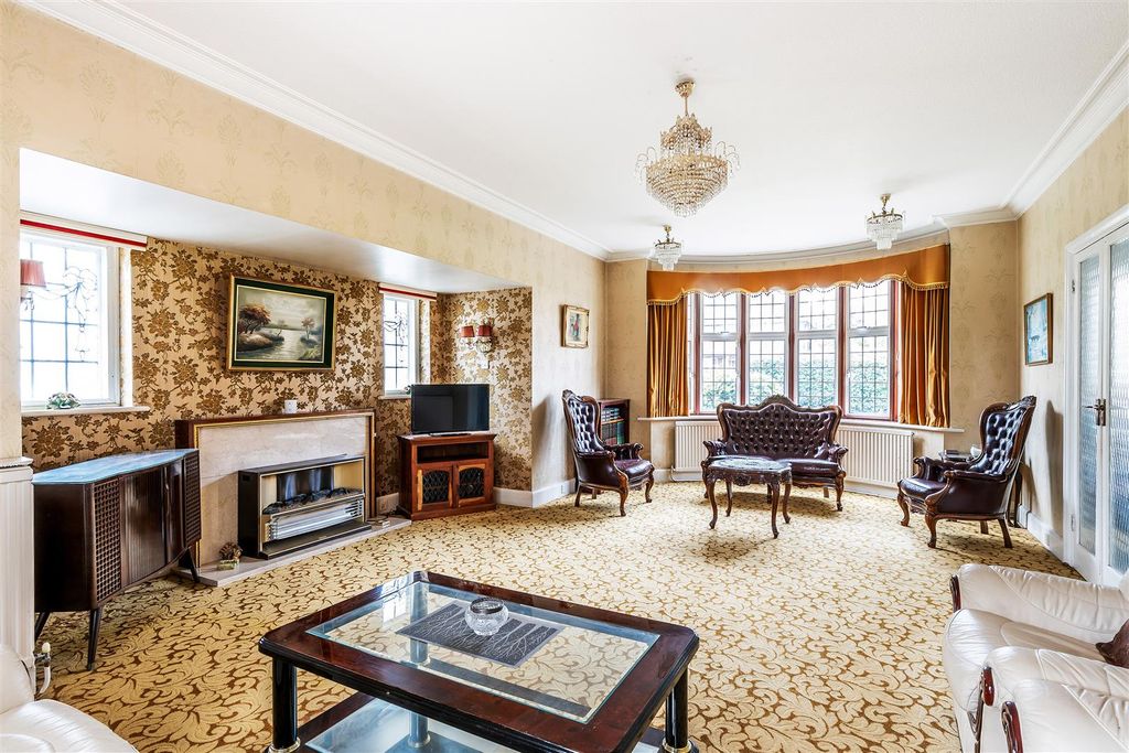 Property photo 2 of 34 53-The-Avenue-30.Jpg