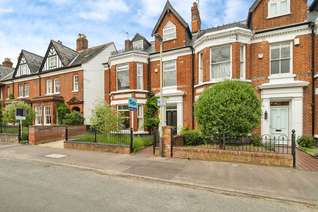 Property photo 1 of 20 Front