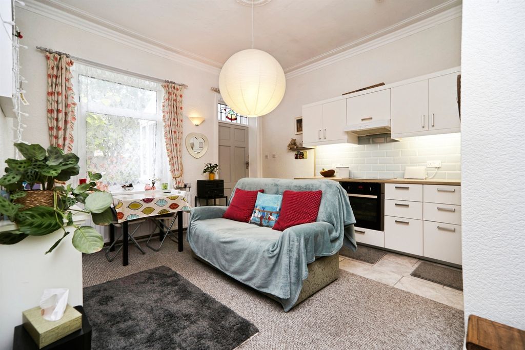 Property photo 2 of 12