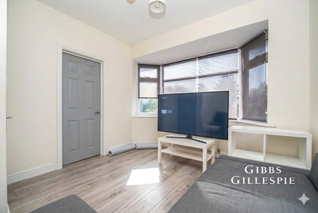 Property photo 2 of 9 Picture No. 25