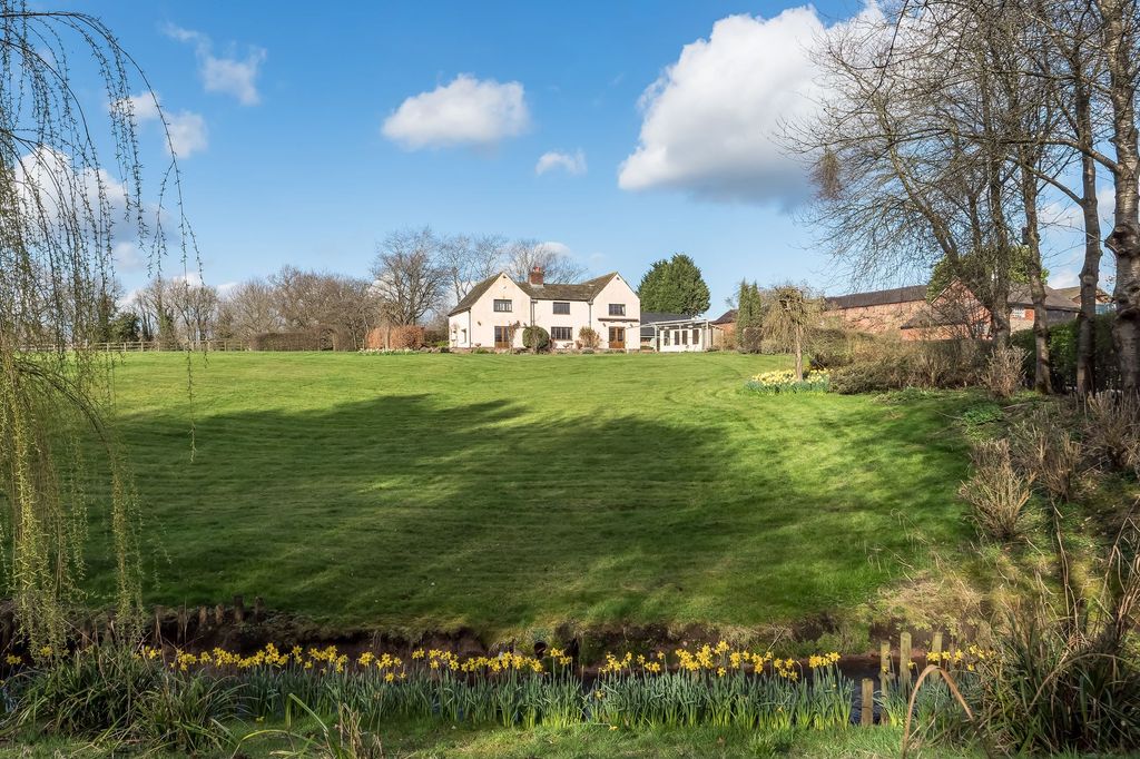 Property photo 2 of 48